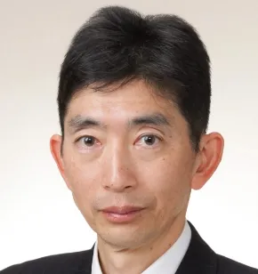 安達　功